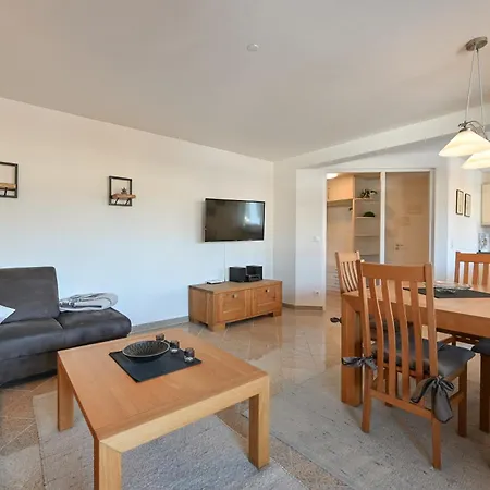 Ewers Apartment *